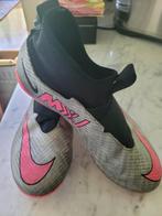 Chaussures de football Nike, Sports & Fitness, Enlèvement ou Envoi, Comme neuf, Chaussures