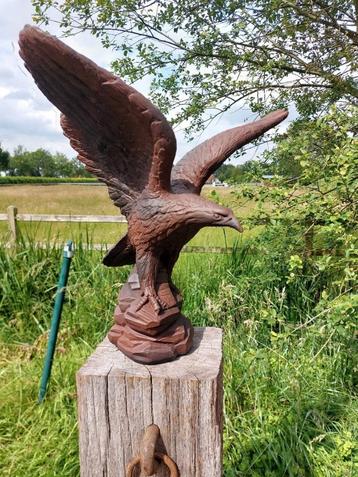 groot tuinbeeld ADELAAR