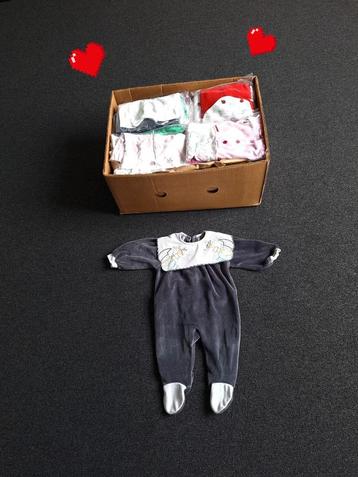 OPRUIMING!! Volled.doos babykled. van 0 tot 1j. Slechts 15€! beschikbaar voor biedingen
