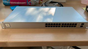 Unifi US-24-poorts switch met 24 poorten, Ophalen of Verzenden, Zo goed als nieuw