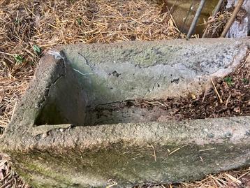 Voederbak dieren/ plantenbak beschikbaar voor biedingen