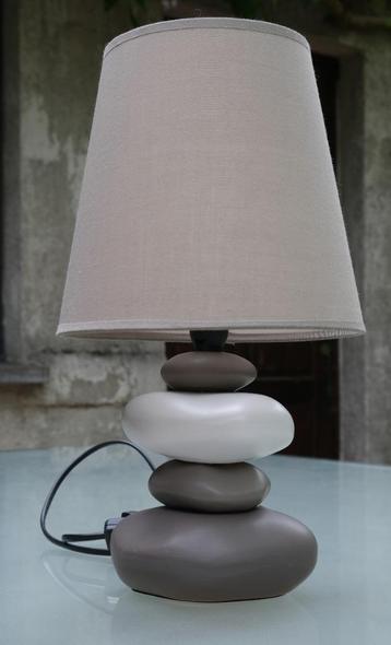 Lampe de table galets