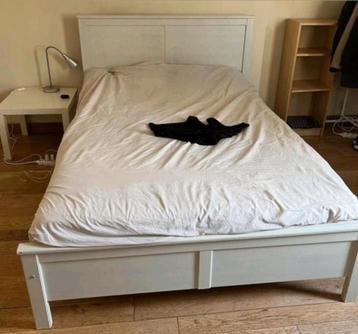 Prachtig wit houten bed LeenBakker 14/200+ nieuwe boxsprings beschikbaar voor biedingen