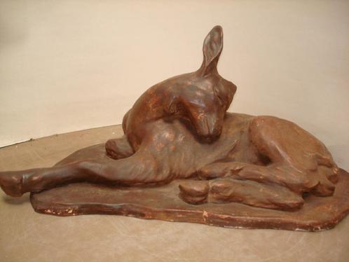 J. M. VAN ROZEN XIX/XX Cerf biche couchée terre cuite, Antiquités & Art, Art | Sculptures & Bois, Enlèvement