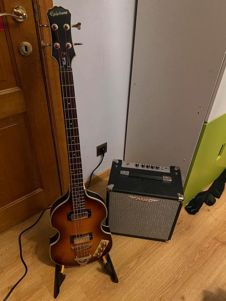 Epiphone viola bass + Ashdown studio 8 amp SET, Muziek en Instrumenten, Snaarinstrumenten | Gitaren | Bas, Nieuw, Ophalen