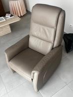 Elektrische lederen relax met opstahulp, Huis en Inrichting, Fauteuils, Ophalen, Zo goed als nieuw