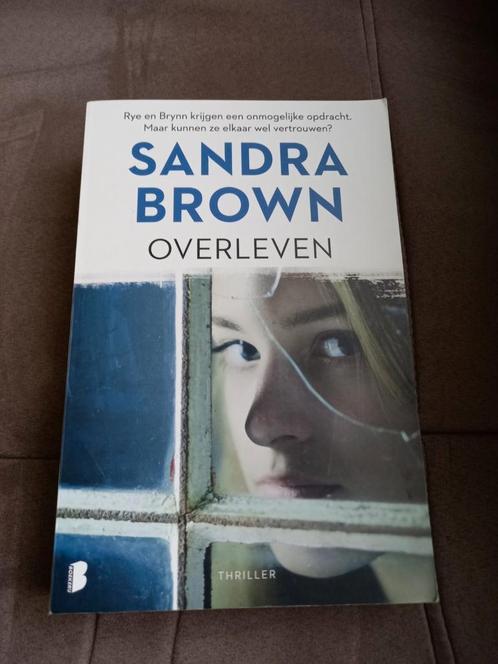 Sandra Brown - Overleven, Boeken, Thrillers, Gelezen, Amerika, Ophalen of Verzenden