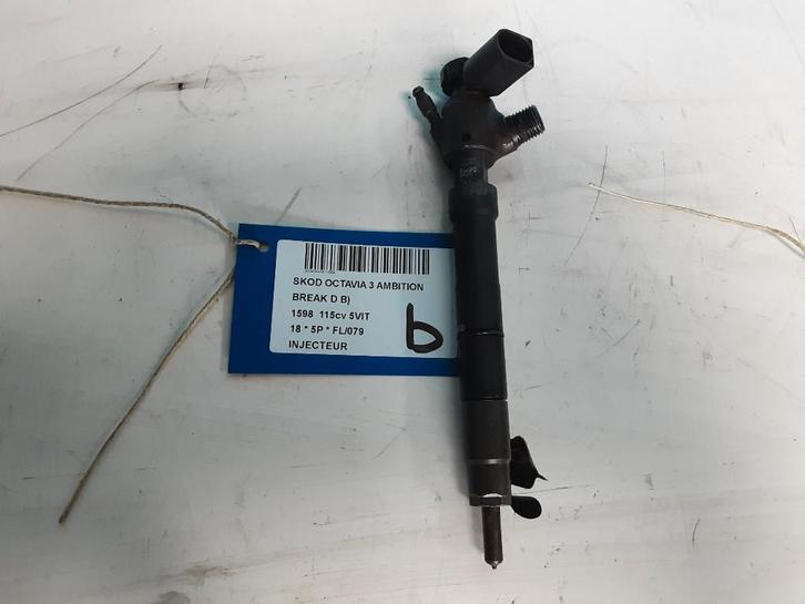 INJECTOR BRANDSTOF Skoda Octavia Combi (5EAC) (04L130277BD), Auto-onderdelen, Brandstofsystemen, Skoda, Gebruikt
