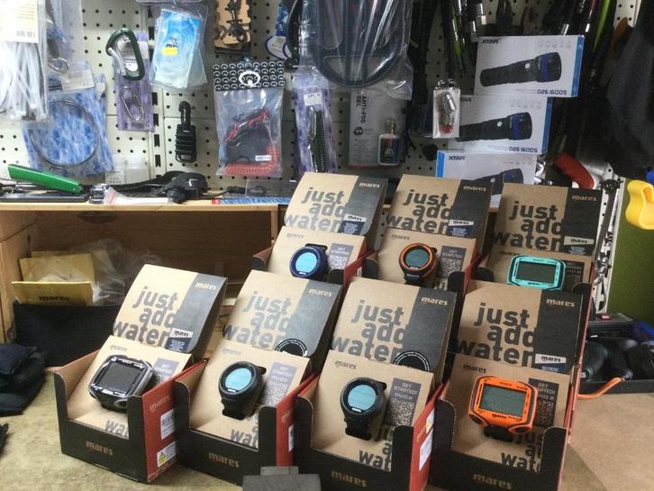 Mares Puck Lite Black nieuw aan 189€ - Ecocheques, Watersport en Boten, Duiken, Nieuw, Duikcomputer, Ophalen of Verzenden