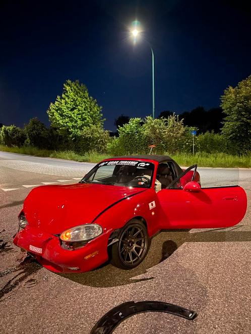 Pièces Mazda MX-5 NB 1998 rouge 1.6l DOHC, Auto's, Mazda, Particulier, Rood