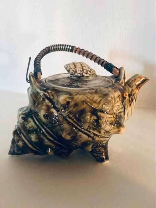 Vintage keramiek theepot (400 ml) schelp barbottine, Antiek en Kunst, Antiek | Keramiek en Aardewerk, Ophalen of Verzenden