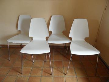 4 stoelen model "Vilmar" beschikbaar voor biedingen