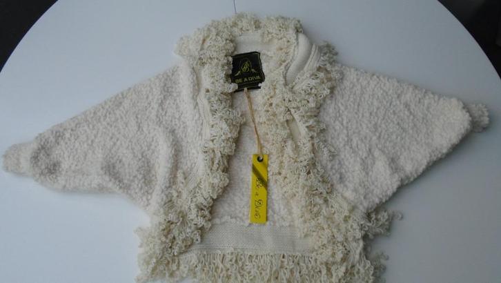 STOLA BE A DIVA CREME MET MOUWTJES S Nieuw, Kleding | Dames, Truien en Vesten, Nieuw, Maat 34 (XS) of kleiner, Beige, Ophalen of Verzenden