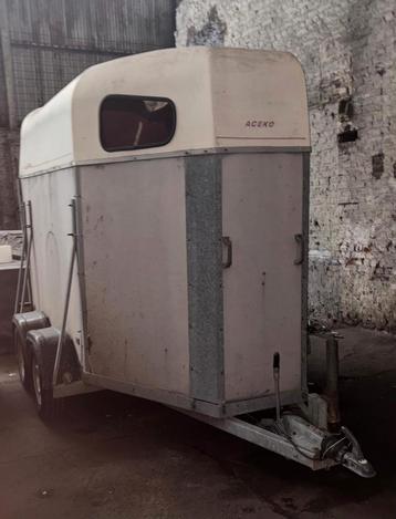 Van beschikbaar voor biedingen