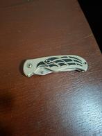 Couteau de poche, Enlèvement