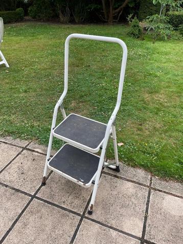 Huishoudtrap -44x116x10cm beschikbaar voor biedingen