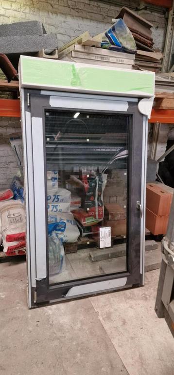 Chassis pvc neuf beschikbaar voor biedingen
