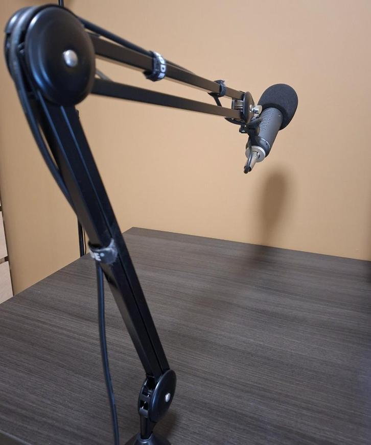 Rode Procaster + Arm + Audio Interface!, Muziek en Instrumenten, Microfoons, Zo goed als nieuw, Studiomicrofoon, Ophalen of Verzenden