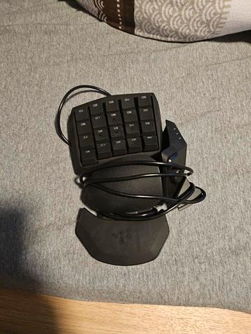 Rgb razer hand keyboard beschikbaar voor biedingen