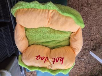Lit pour chat Hot Dog lit pour chien - te Geel, Enlèvement ou Envoi, Comme neuf
