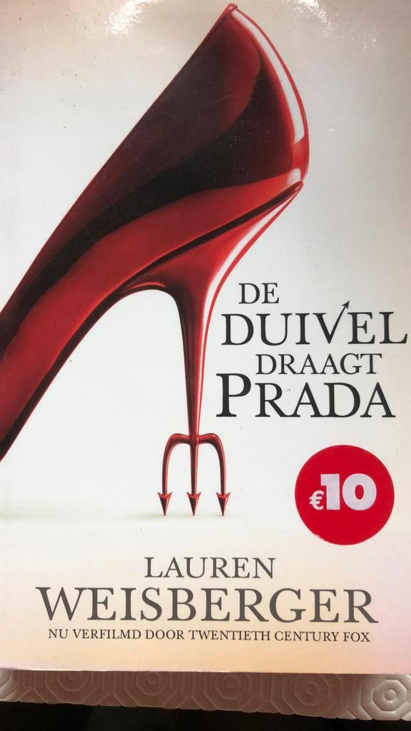 Lauren Weisberger - De duivel draagt Prada, Boeken, Literatuur, Zo goed als nieuw, Ophalen