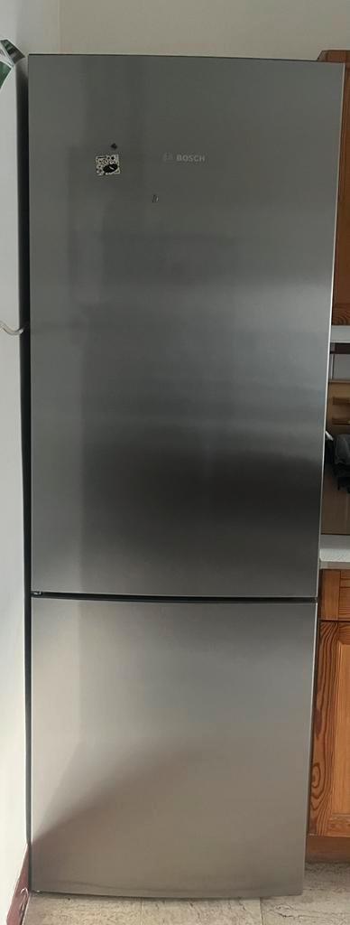 Grijze Bosch koelkast, Elektronische apparatuur, Koelkasten en IJskasten, Zo goed als nieuw, Met aparte vriezer, 160 cm of meer