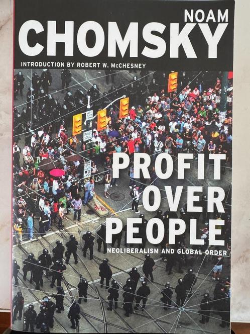 Chomsky - Profit over people, Livres, Politique & Société, Comme neuf, Politique, Enlèvement ou Envoi