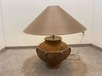 Lampekap op terracotta vaas, Huis en Inrichting, Woonaccessoires | Vazen, Ophalen, Gebruikt, 50 tot 75 cm, Aardewerk of Porselein