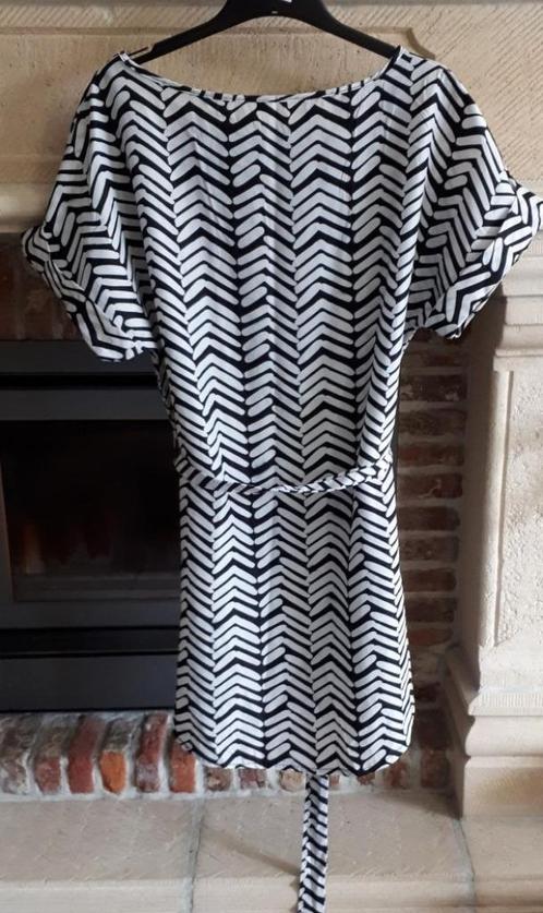 Kort, zomers jurkje - zwart/wit print - maat L - Calze, Kleding | Dames, Jurken, Zo goed als nieuw, Maat 42/44 (L), Zwart, Boven de knie