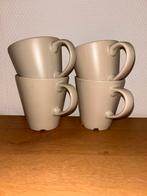 Koffietas beker mok IKEA beige 4 stuks, Huis en Inrichting, Ophalen of Verzenden, Zo goed als nieuw, Effen, Kop(pen) en/of Schotel(s)