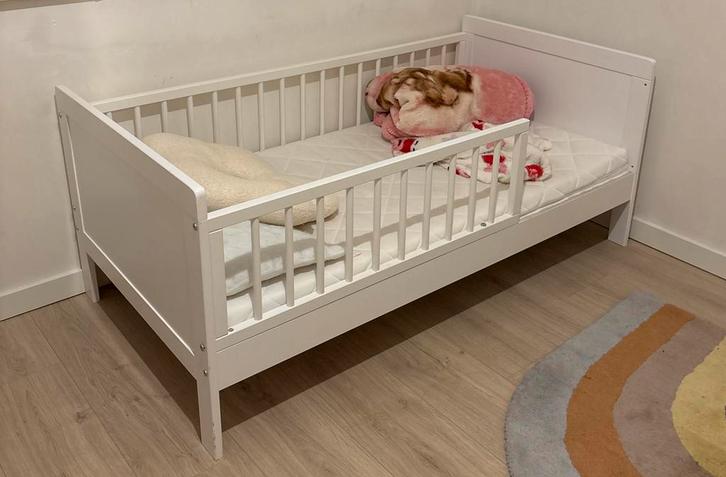 Peuterbed, Kinderen en Baby's, Kinderkamer | Bedden, Zo goed als nieuw, Lattenbodem, Ophalen