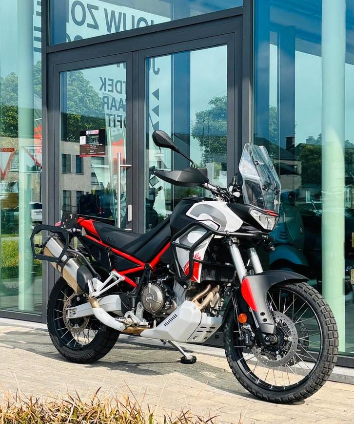 LAATSTE EXEMPLAAR Aprilia Tuareg 660 E5+ Hailstorm White, Motos, Motos | Aprilia, Entreprise, Tourisme, plus de 35 kW, 2 cylindres