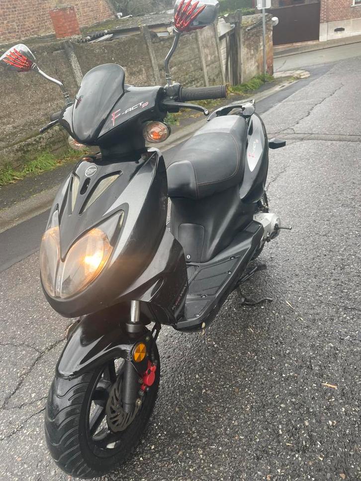 Keeway classe A avec papier cles 25 cc, Vélos & Vélomoteurs, Scooters | Marques Autre, Comme neuf, Classe A (25 km/h), Essence