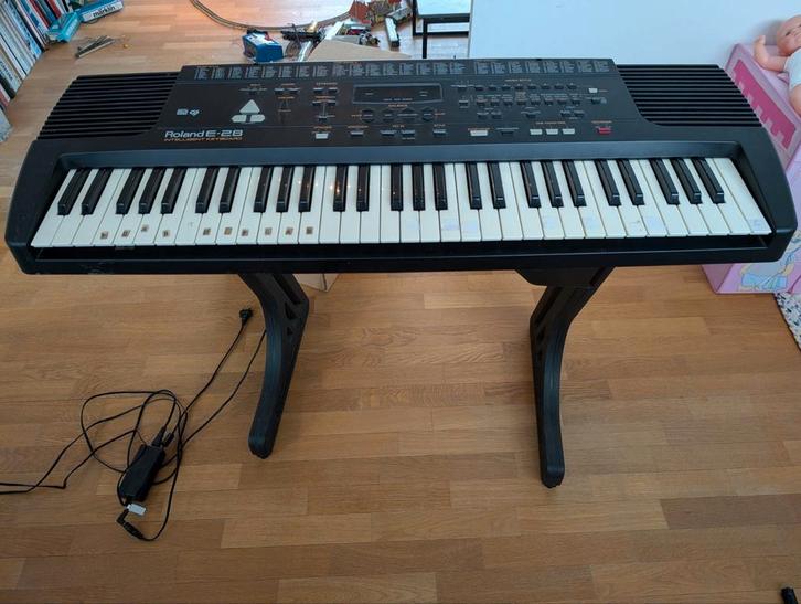 Roland E-28 keyboard, Muziek en Instrumenten, Keyboards, Zo goed als nieuw, Roland, Ophalen