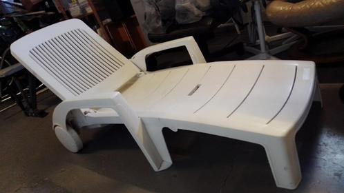 Ligstoel tuin - wit, Tuin en Terras, Ligbedden, Gebruikt, Kunststof, Inklapbaar, Verstelbaar, Verrijdbaar, Ophalen