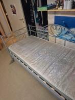 Ijzer bed zonder matras , ijzer stapelbed zonder matrassen, Huis en Inrichting, Slaapkamer | Matrassen en Bedbodems, Ophalen, Matras