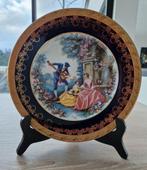 Porseleinen bord in houder uit Limoges, Antiek en Kunst, Antiek | Porselein, Ophalen of Verzenden