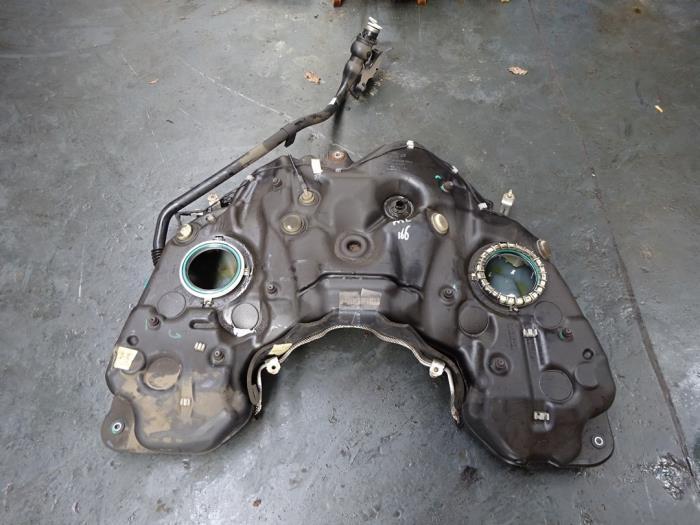 Réservoir de carburant d'un Mercedes ML-Klasse, Autos : Pièces & Accessoires, Systèmes à carburant, Mercedes-Benz, Utilisé, 3 mois de garantie