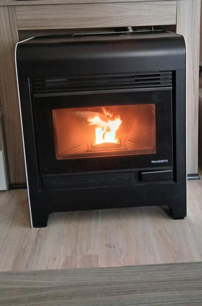 palazzetti corinne 6 KW, Huis en Inrichting, Kachels, Zo goed als nieuw, Pelletkachel, Ophalen