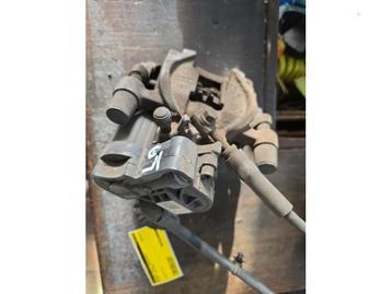 Remklauw (Tang) links-achter van een Volkswagen Golf beschikbaar voor biedingen