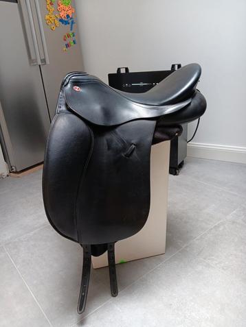 Selle de dressage Kieffer Phrijgia 17,5 pouces, Enlèvement ou Envoi, Comme neuf, Dressage