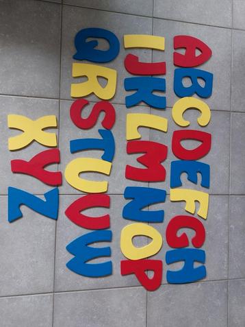 Lot de 26 lettres en l'alphabet en bois 