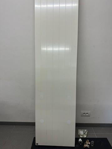Designradiator zehnder 200cm x 50cm x10cm beschikbaar voor biedingen