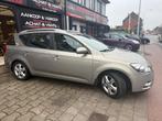 Kia Ceed 1.4 Benzine met Airco Goede algemene staat, Auto's, Kia, Bedrijf, Zilver of Grijs, (Pro) Cee d, Euro 5