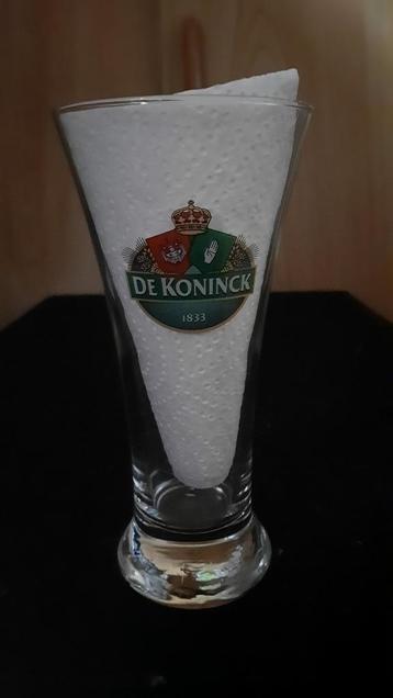 klein glas DE KONINCK beschikbaar voor biedingen