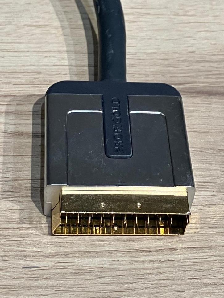 SCART Profigold High performance 2 Meter 24 Karaat Goud, Audio, Tv en Foto, Audiokabels en Televisiekabels, Zo goed als nieuw