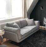 Twee grijze 2,5zit zetels + pouf, Huis en Inrichting, Ophalen, Gebruikt, Tweepersoons, 75 tot 100 cm