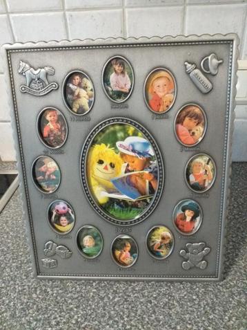 Metalen fotokader "het eerste levensjaar" beschikbaar voor biedingen