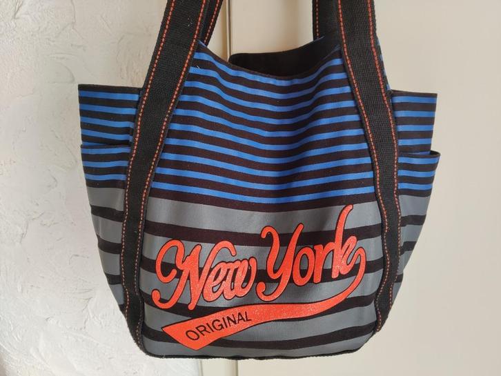 Tas New York, Handtassen en Accessoires, Tassen | Schoudertassen, Zo goed als nieuw, Ophalen of Verzenden