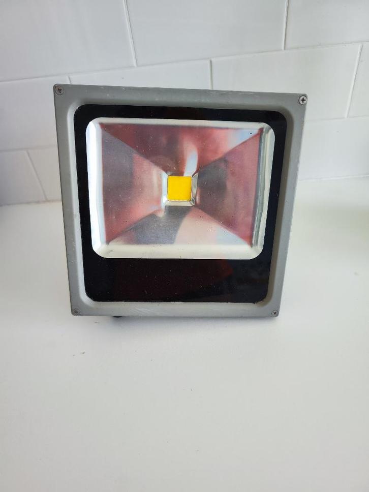 Projecteur led 1960Lm 3000k, Bricolage & Construction, Éclairage de chantier, Comme neuf, Armature, Enlèvement ou Envoi